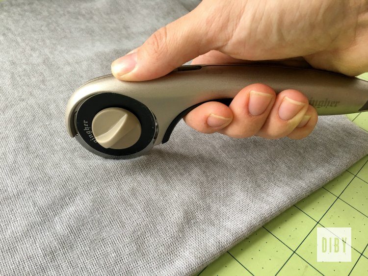 What is a Rotary Cutter and How to Use One {with Video} – Do It Better  Yourself Club