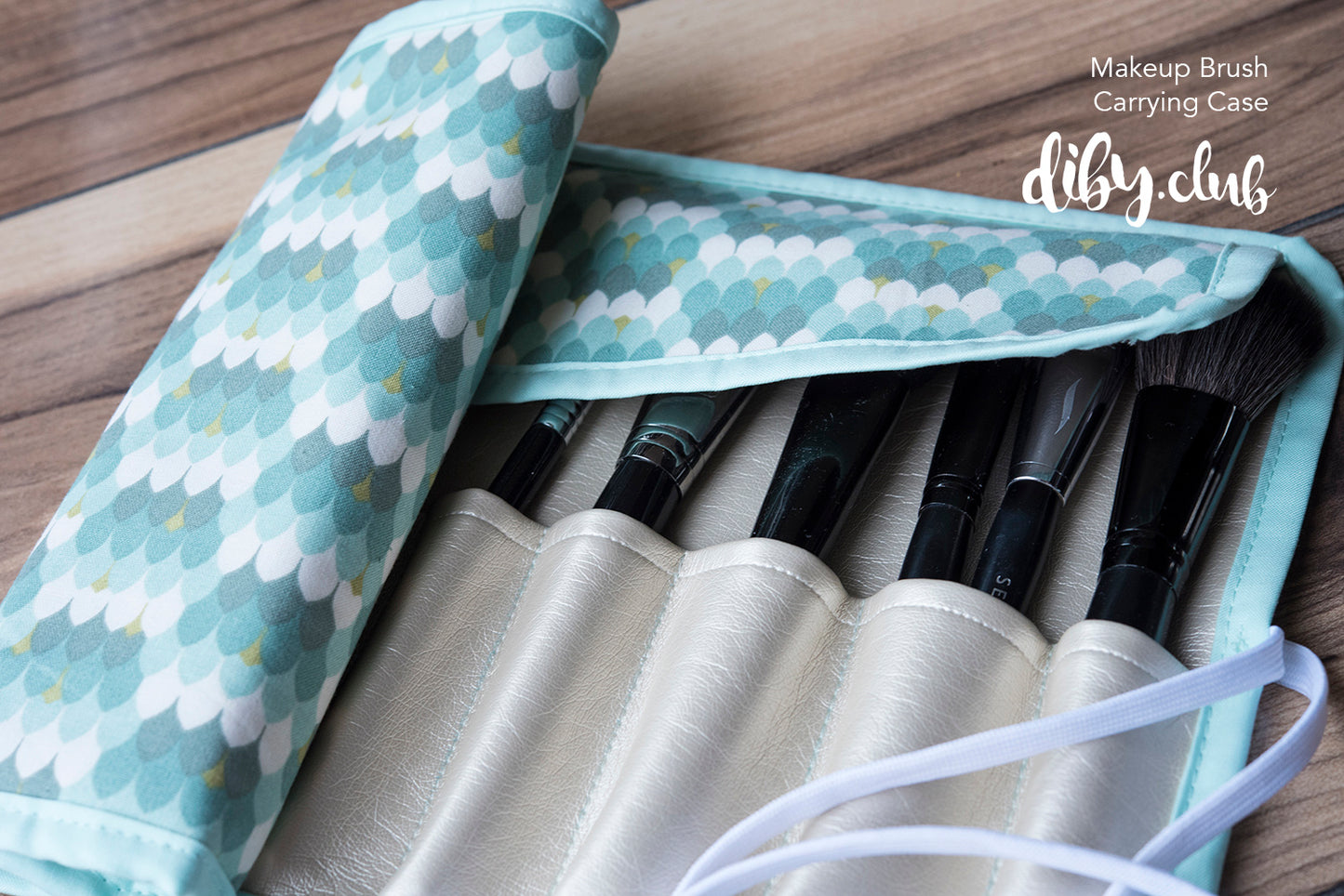 Makeup Brush Carrying Case {+Cricut Files} (FREE)