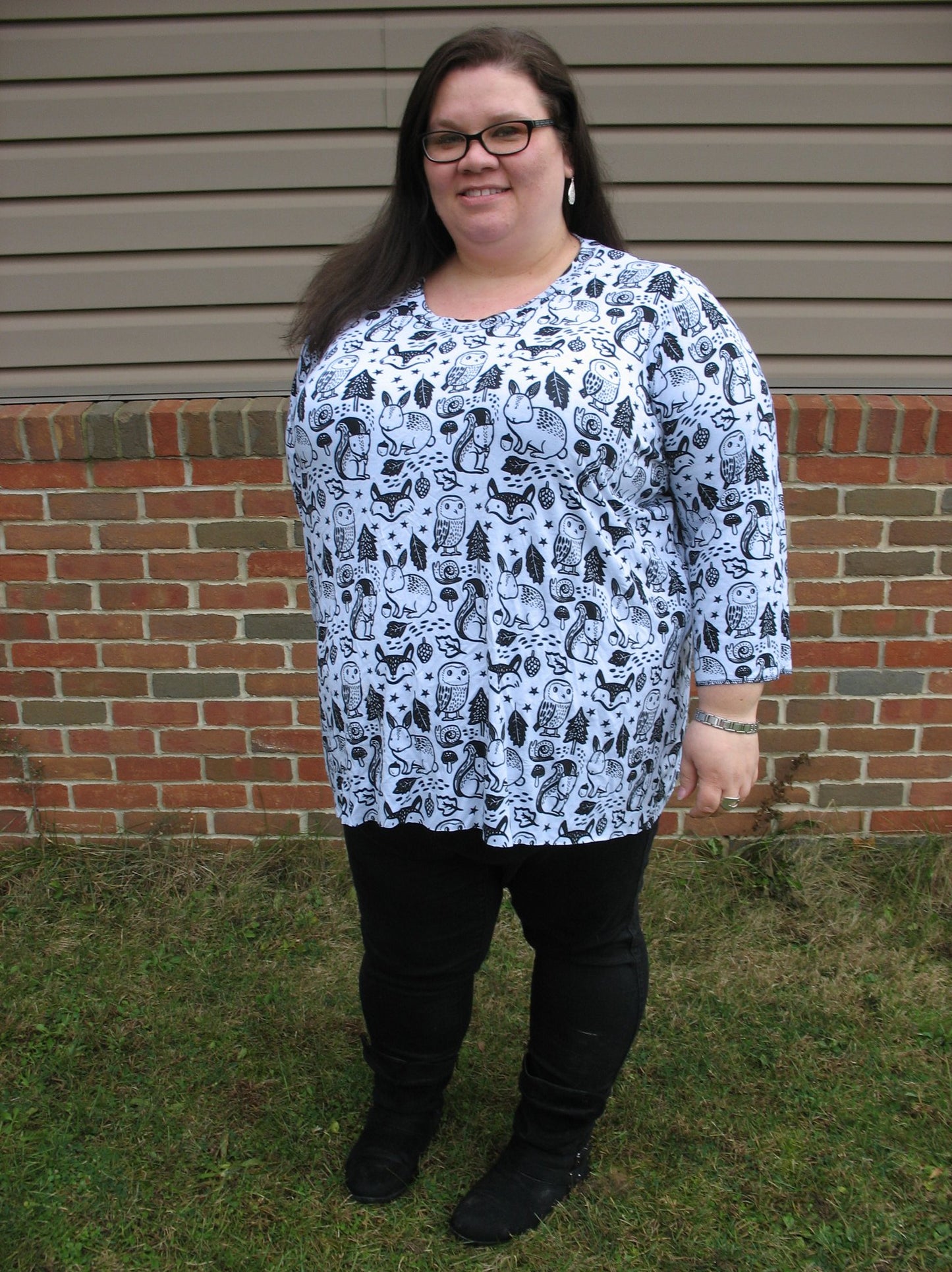 Women's ABB Tee in plus size with scoop neck and long sleeves. 