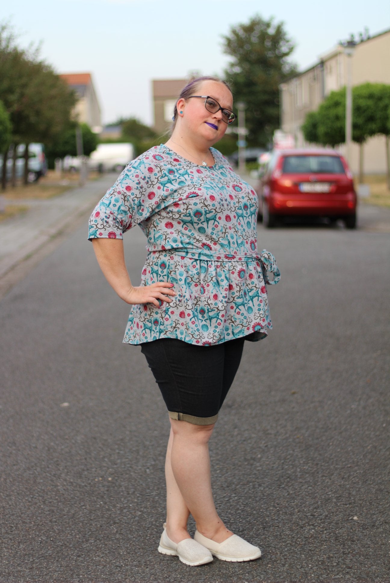 The Rosa in plus size. Features a scoop neck, elbow-length sleeves, and shirt-length options. 